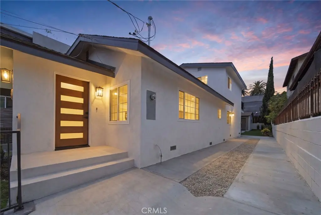 819 Rosemont, Los Angeles, CA — listing photo 1