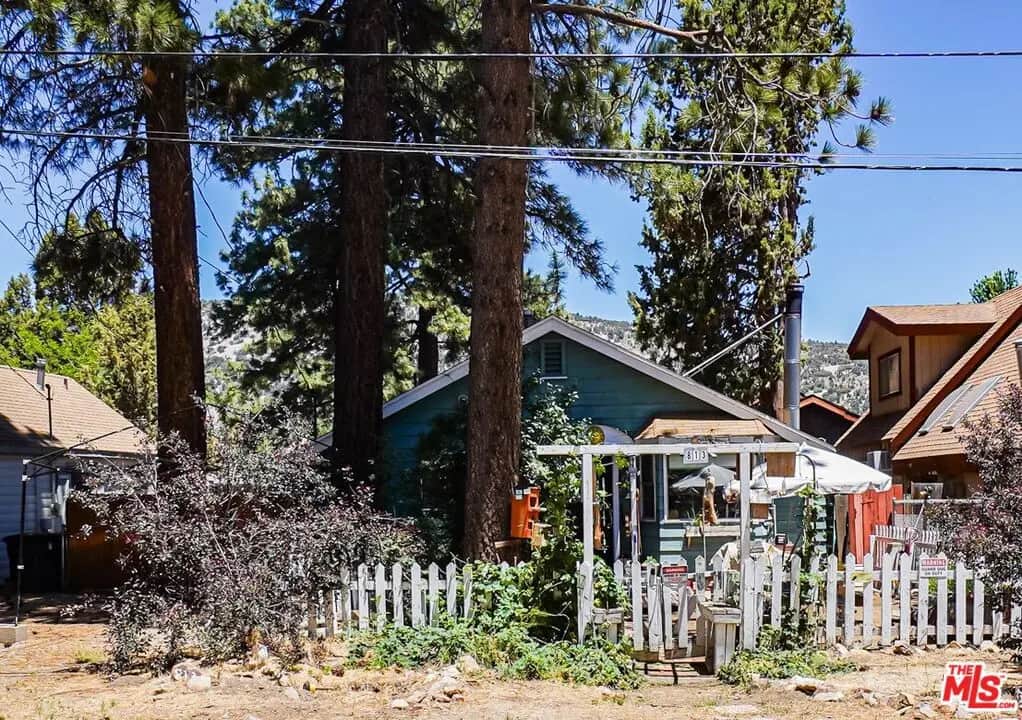 813 E Mountain View Boulevard, Big Bear City, CA — listing photo 1