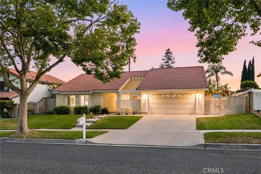 2961 Stacy Drive, Simi Valley, CA — listing photo 1