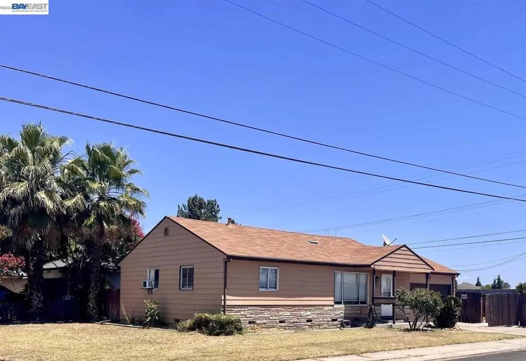 1003 Trinity St, Manteca, CA — listing photo 1