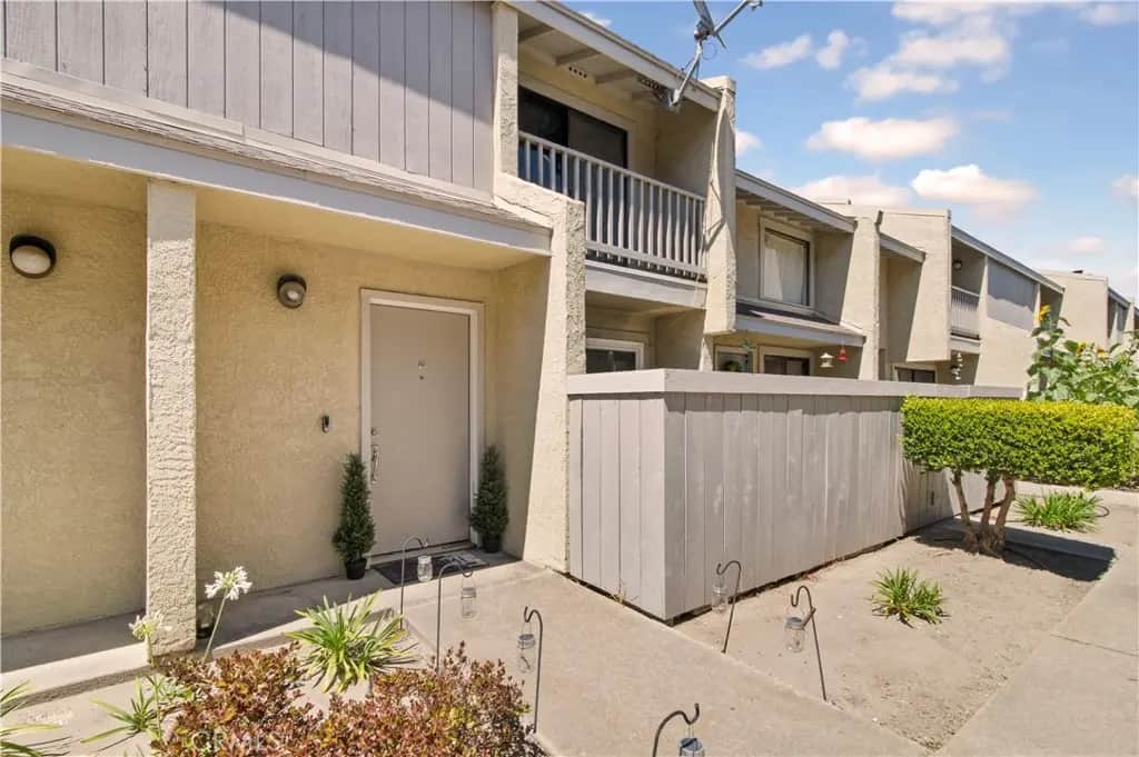 1109 W Cypress, Lompoc, CA — listing photo 1