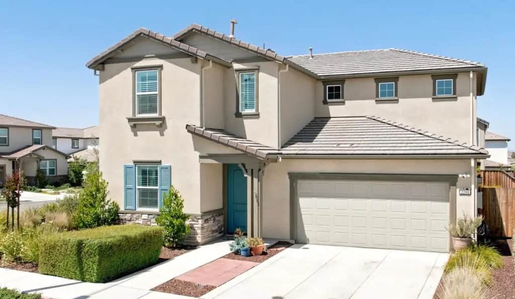 2201 Brighton Drive, Hollister, CA — listing photo 1