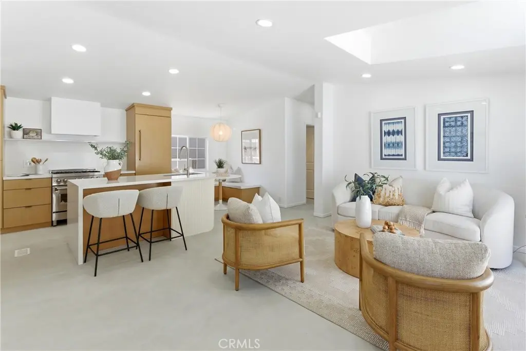 260 Mayflower, Newport Beach, CA — listing photo 1