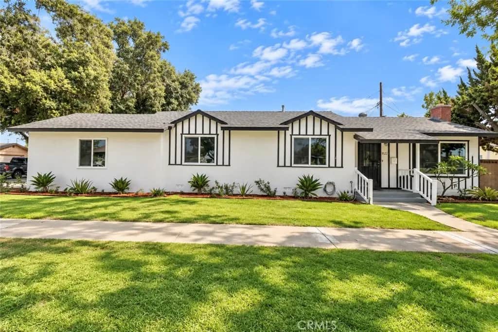 1922 Meriday, Santa Ana, CA — listing photo 1