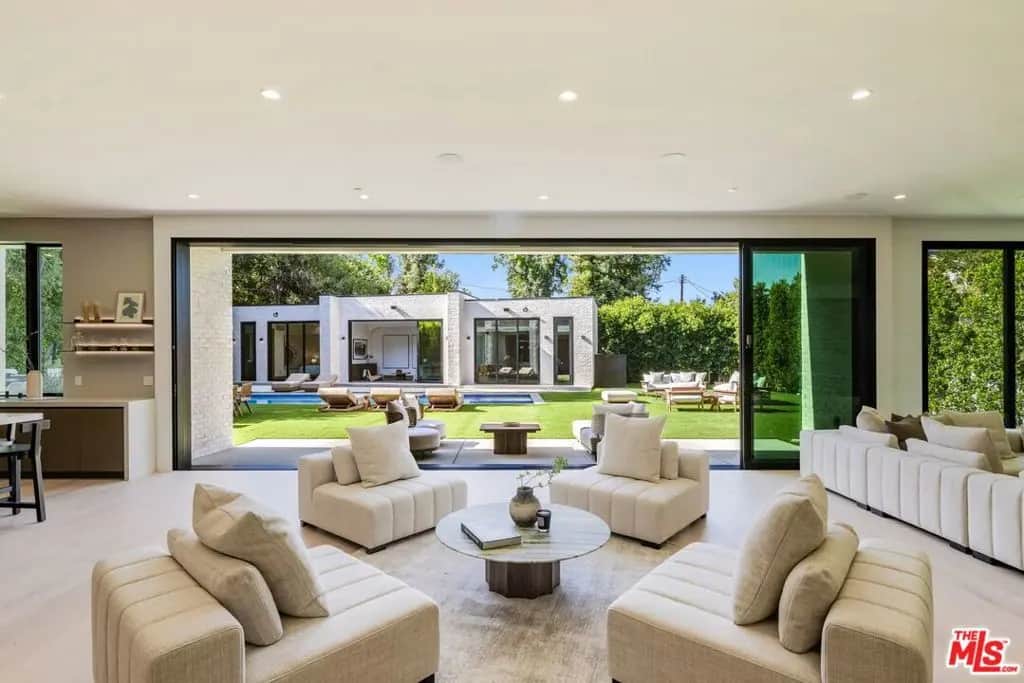 17055 Rancho Street, Encino, CA — listing photo 1