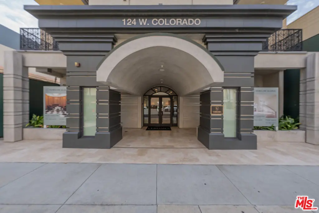 124 W Colorado 105, Glendale, CA — listing photo 1