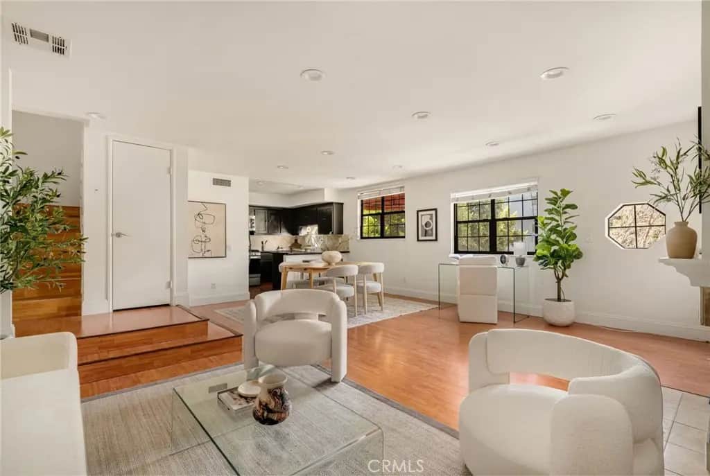 698 S Berendo 206, Los Angeles, CA — listing photo 1