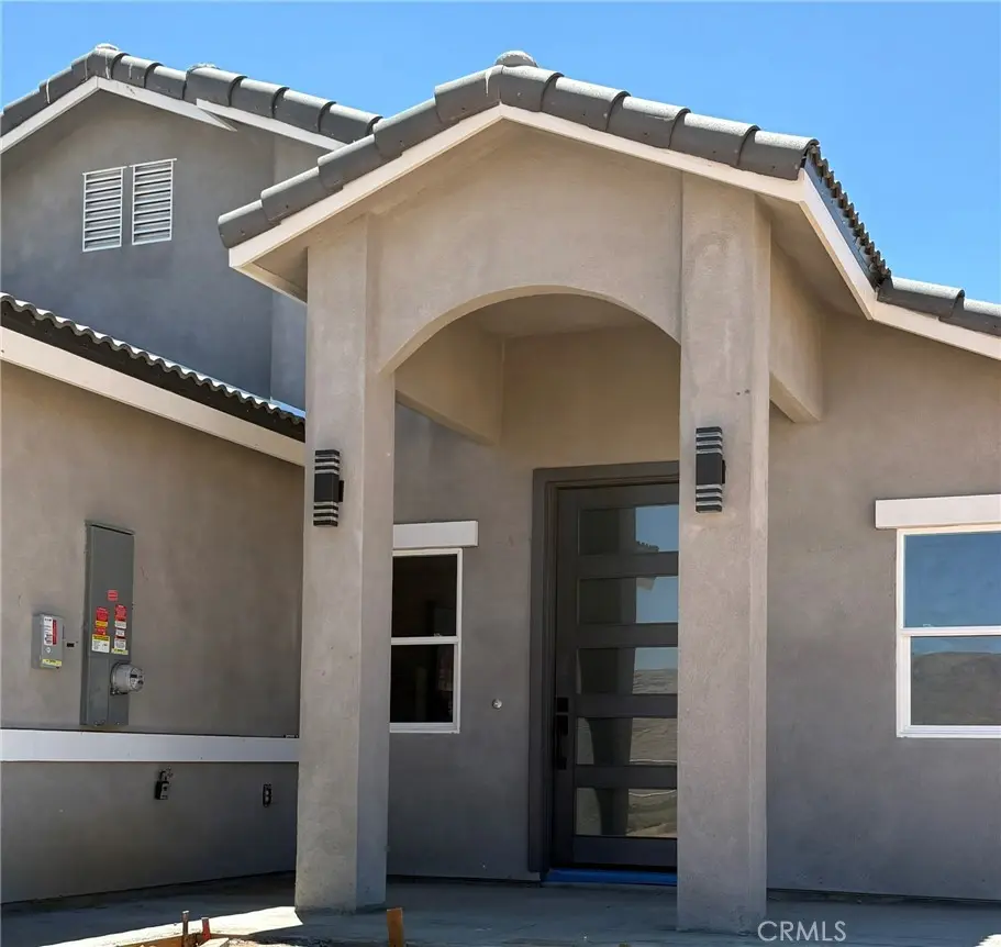 13928 Patomac Road, Apple Valley, CA — listing photo 1
