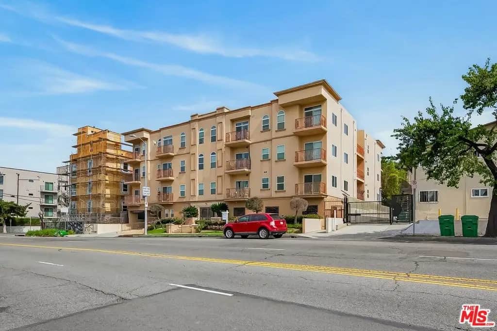 956 S Wilton Place 201, Los Angeles, CA — listing photo 1