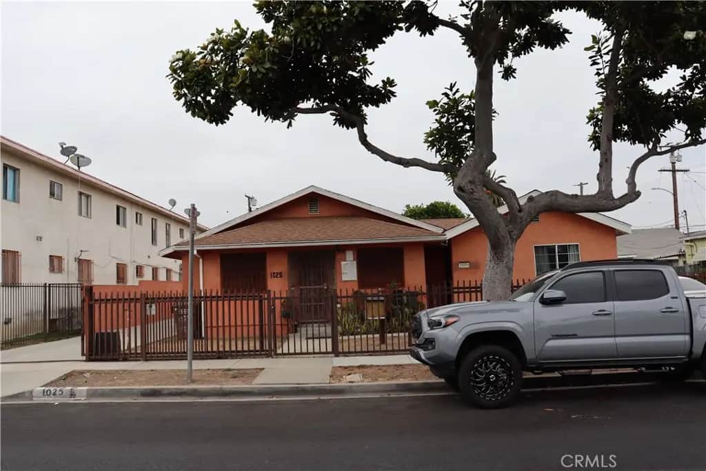 1025 W 103rd, Los Angeles, CA — listing photo 1