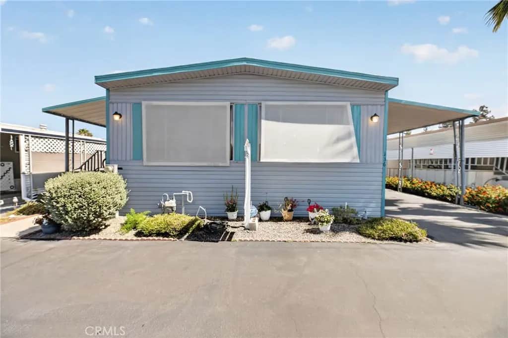 725 W THORNTON Avenue 136, Hemet, CA — listing photo 1