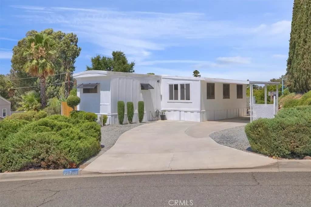 22780 Skylink Drive, Canyon Lake, CA — listing photo 1