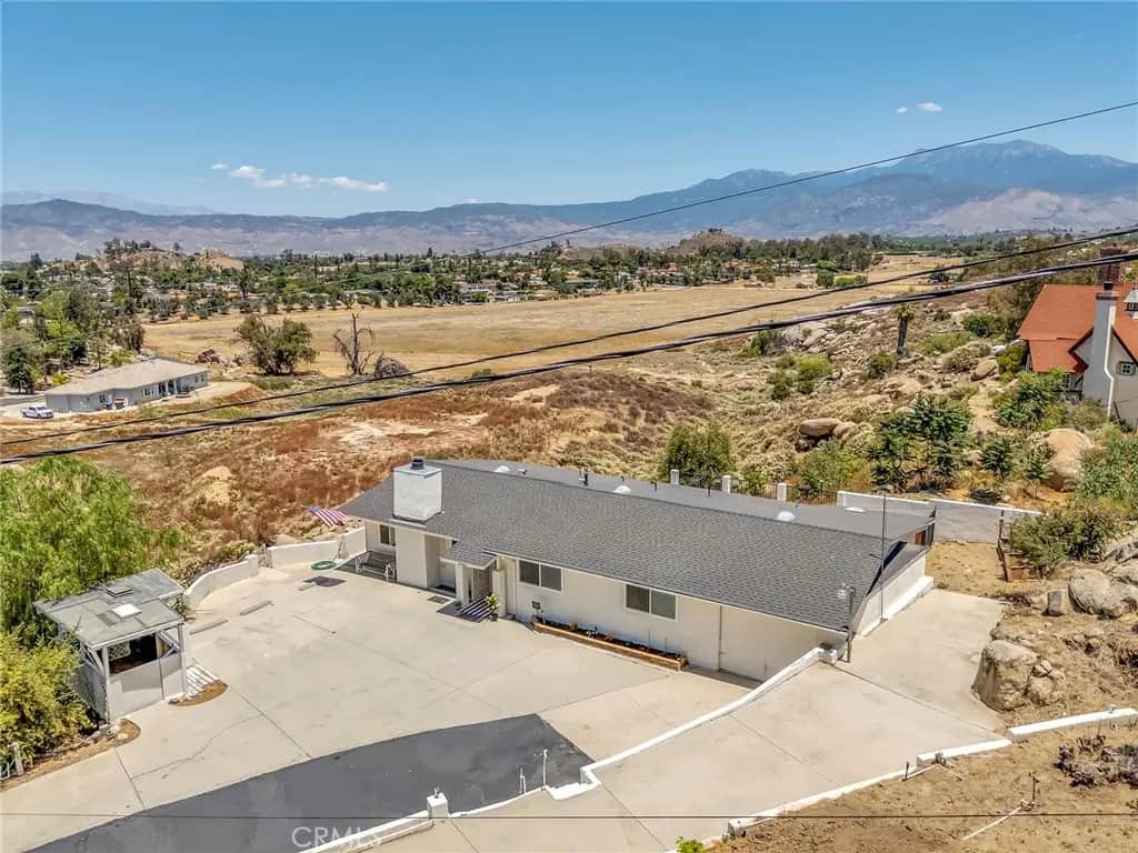 27756 Vista Del Valle, Hemet, CA — listing photo 1