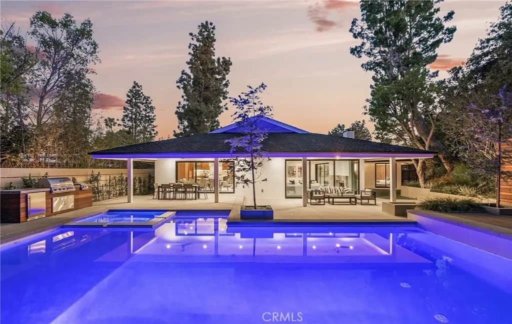16105 Clear Oak Drive, Encino, CA — listing photo 1