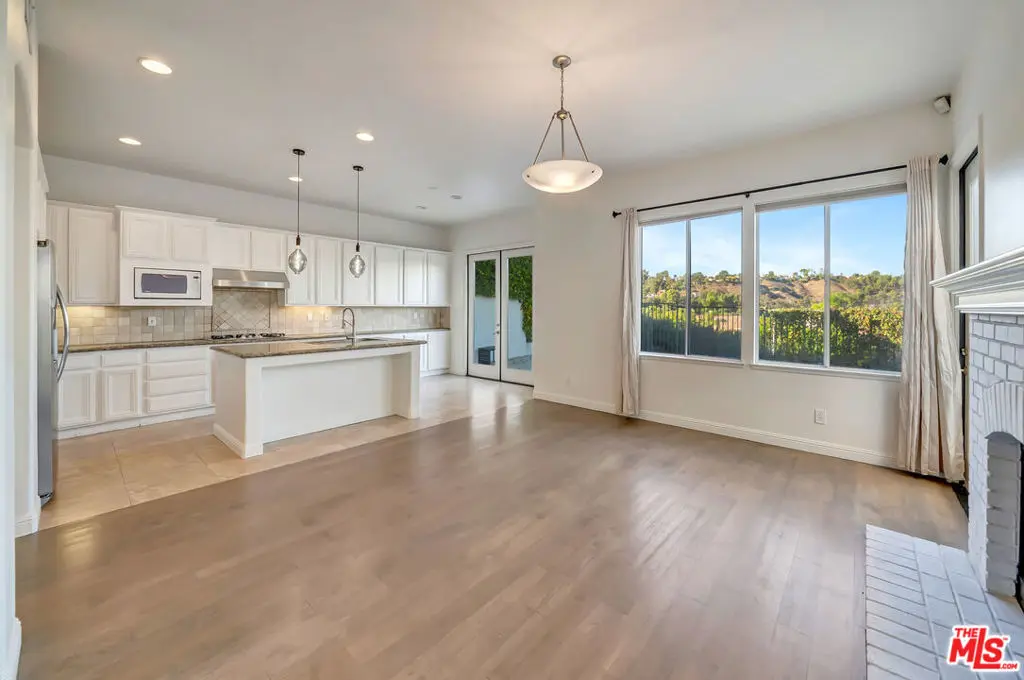 24819 Calle Cedro, Calabasas, CA — listing photo 1