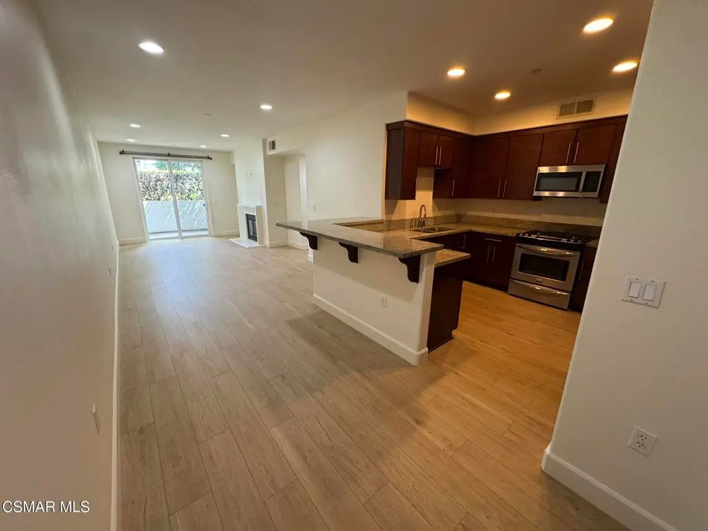 14412 Killion Street 102, Sherman Oaks, CA — listing photo 1