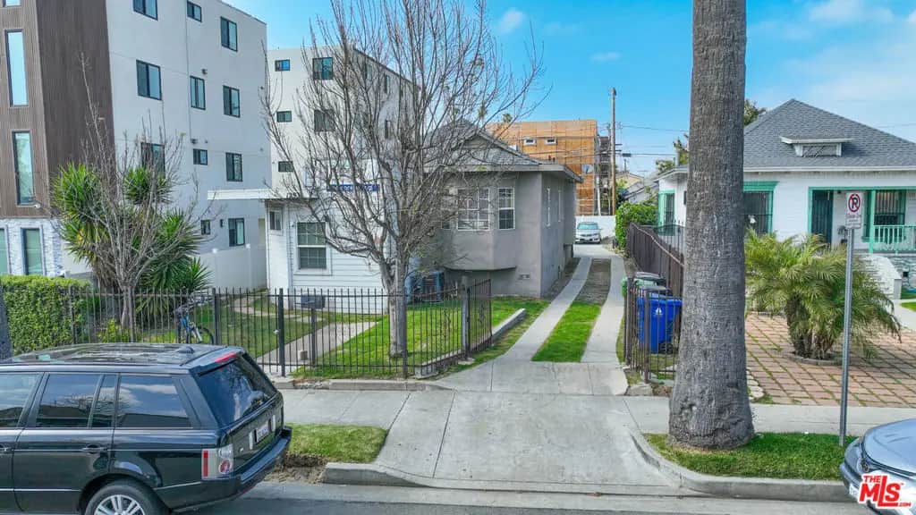 1293 W 36th Street, Los Angeles, CA — listing photo 1