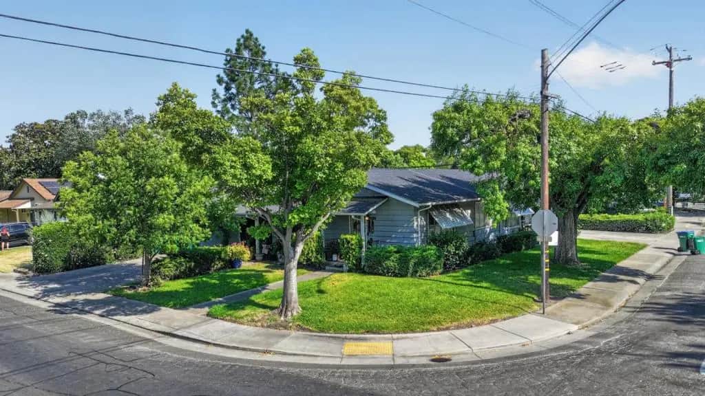 442 W Lincoln Road, Stockton, CA — listing photo 1