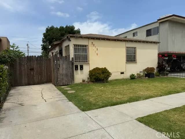 2213 S Spaulding, Los Angeles, CA — listing photo 1