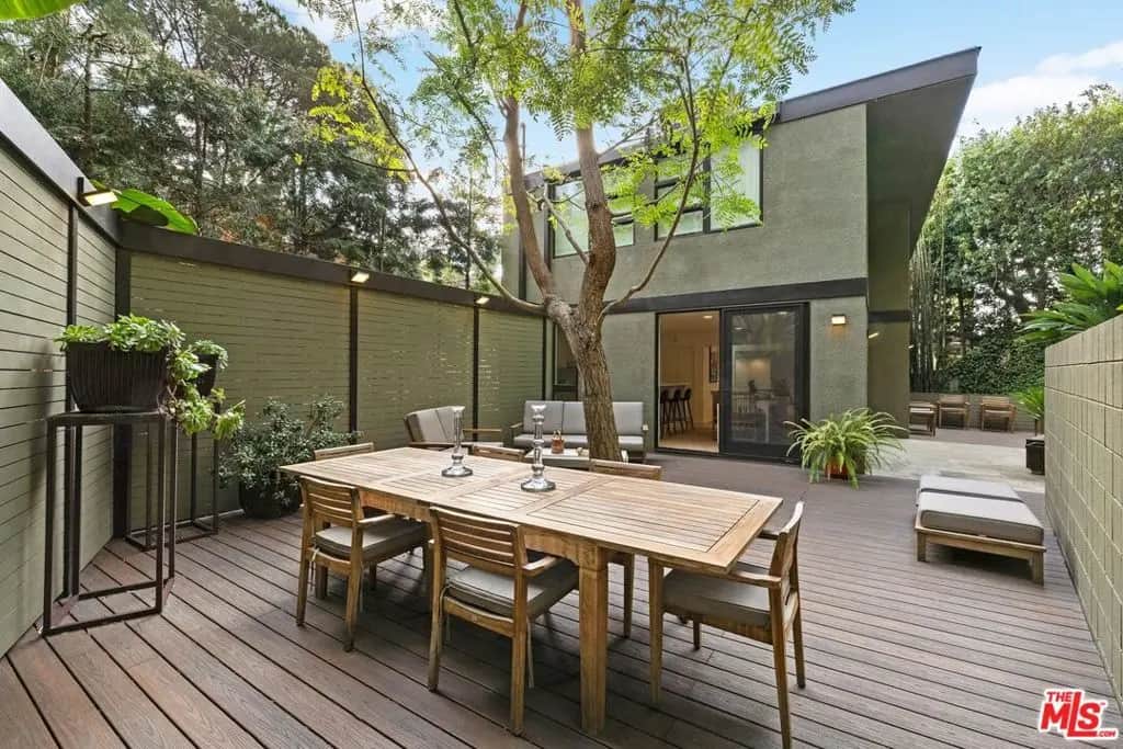 2641 Rinconia Drive, Los Angeles, CA — listing photo 1
