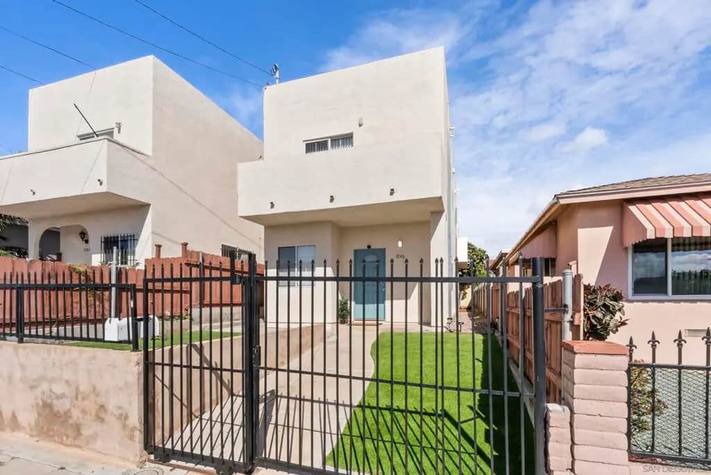 3746 Harding Ave, San Diego, CA — listing photo 1