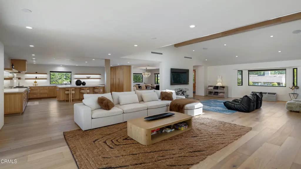2137 Lyans Drive, La Canada Flintridge, CA — listing photo 1