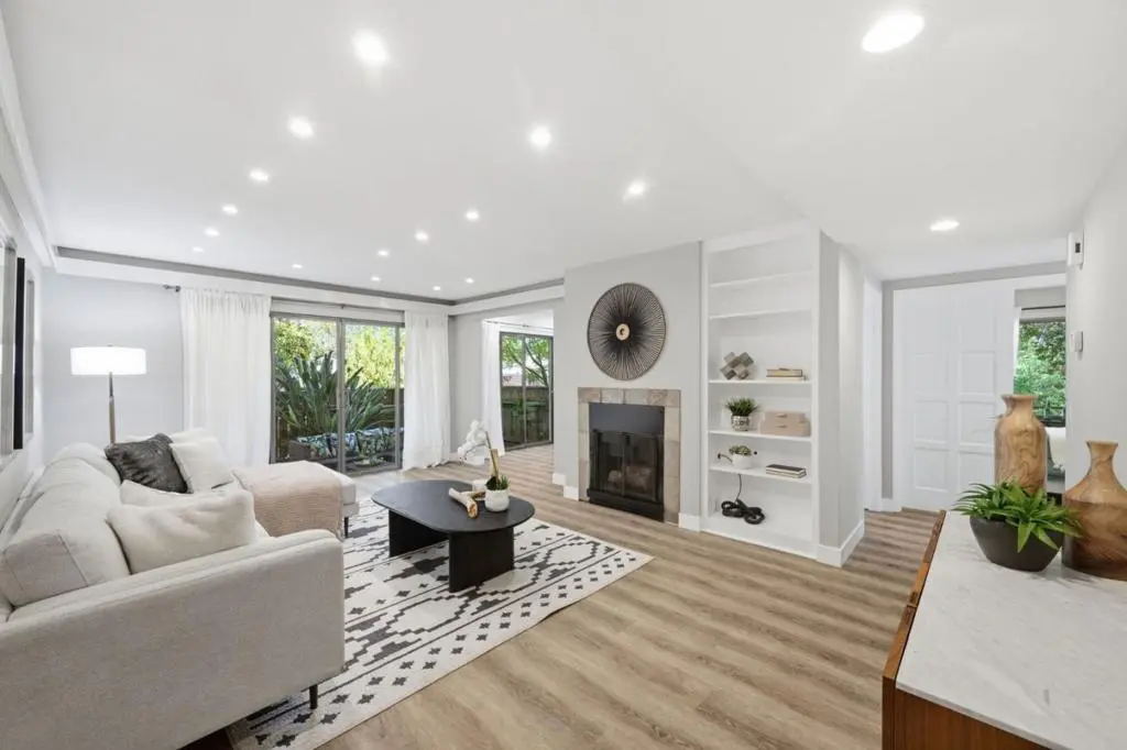 20760 4th Street 11, Saratoga, CA — listing photo 1