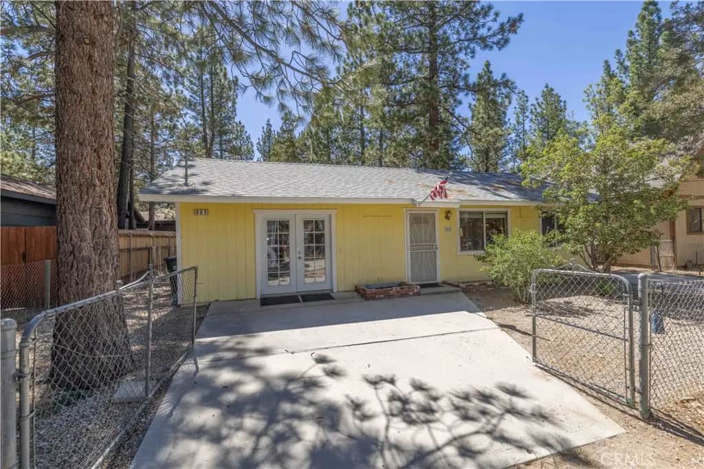 863 B Lane, Big Bear City, CA — listing photo 1