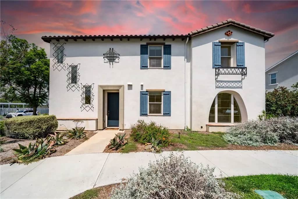 159 Newington, Irvine, CA — listing photo 1