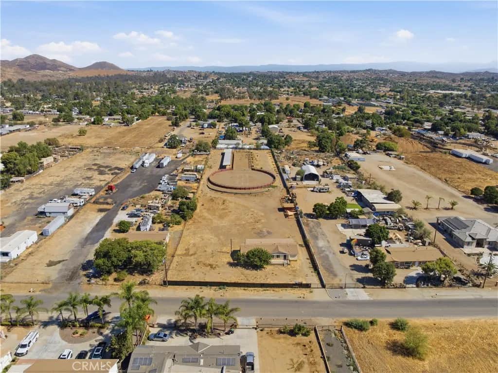 22200 Fisher, Perris, CA — listing photo 1