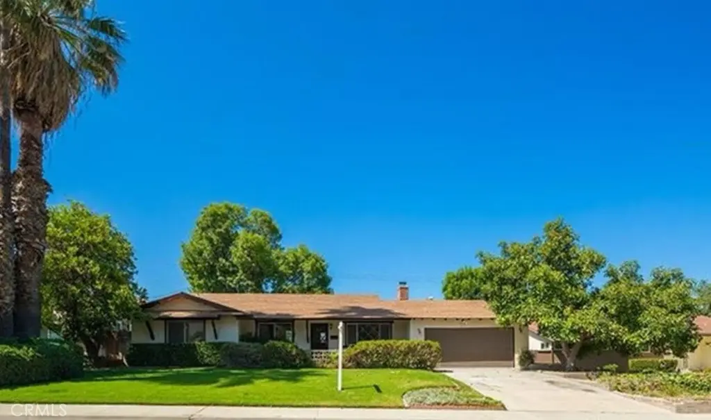 556 W Campus View, Riverside, CA — listing photo 1