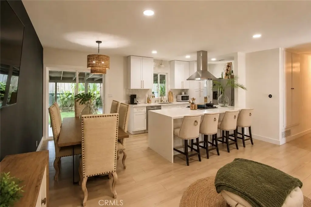913 E Myrtle St, Santa Ana, CA — listing photo 1