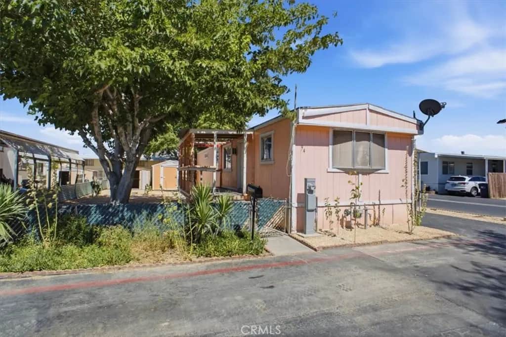 3753 E Avenue I, space 94, Lancaster, CA — listing photo 1