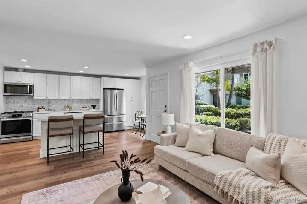 13754 Mango Dr 103, Del Mar, CA — listing photo 1