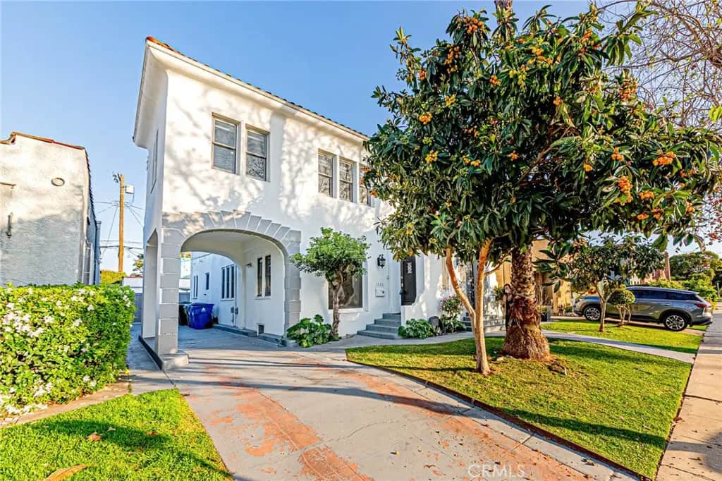 1226 Meadowbrook Avenue, Los Angeles, CA — listing photo 1