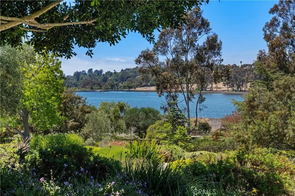 6533 Lago Lindo, Rancho Santa Fe, CA — listing photo 1