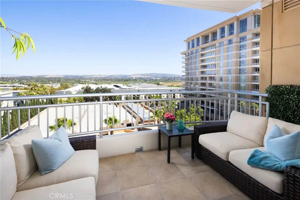 5085 Scholarship, Irvine, CA — listing photo 1