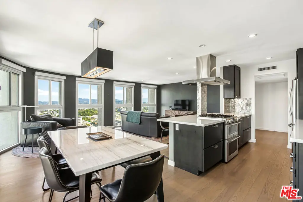 800 W 1st Street 2008, Los Angeles, CA — listing photo 1