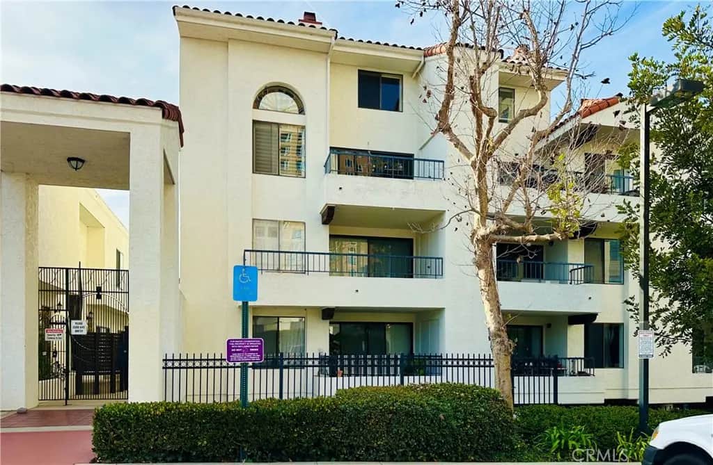 3525 Lebon Drive 204, San Diego, CA — listing photo 1