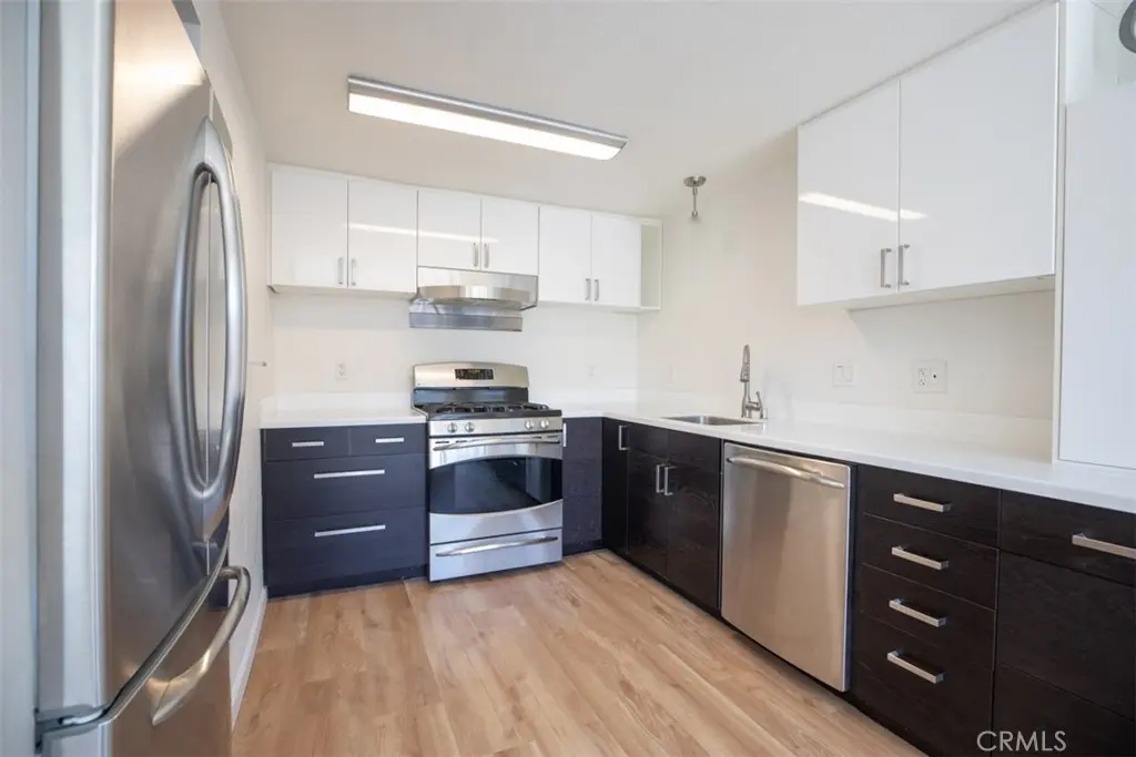 1381 S Walnut S 2005, Anaheim, CA — listing photo 1
