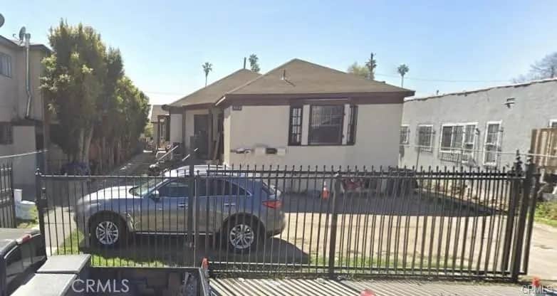902 W 84th Street, Los Angeles, CA — listing photo 1