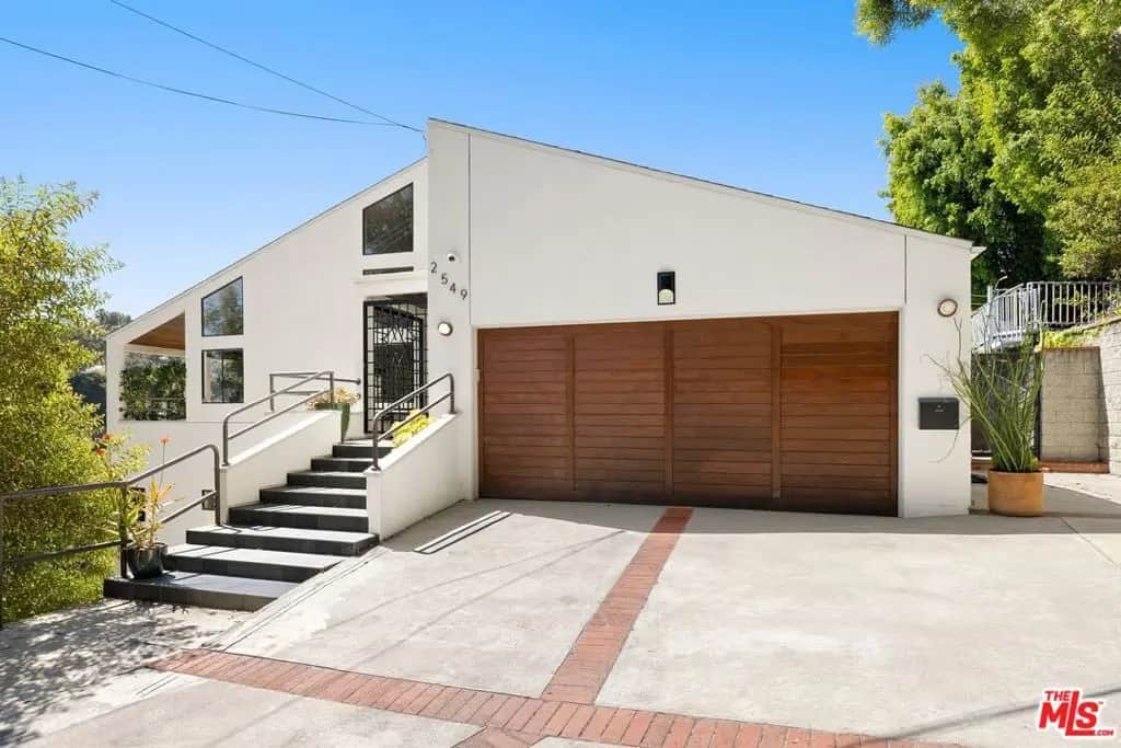 2549 Canyon Oak Drive, Los Angeles, CA — listing photo 1