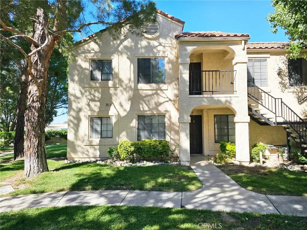 2554 Olive Drive 9, Palmdale, CA — listing photo 1