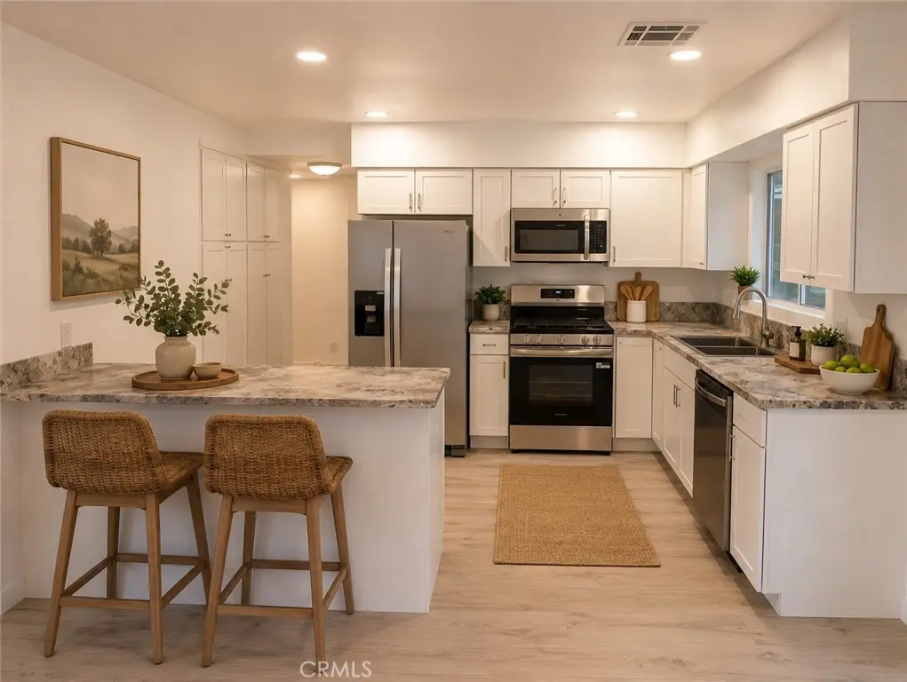 611 S Palm F, Hemet, CA — listing photo 1