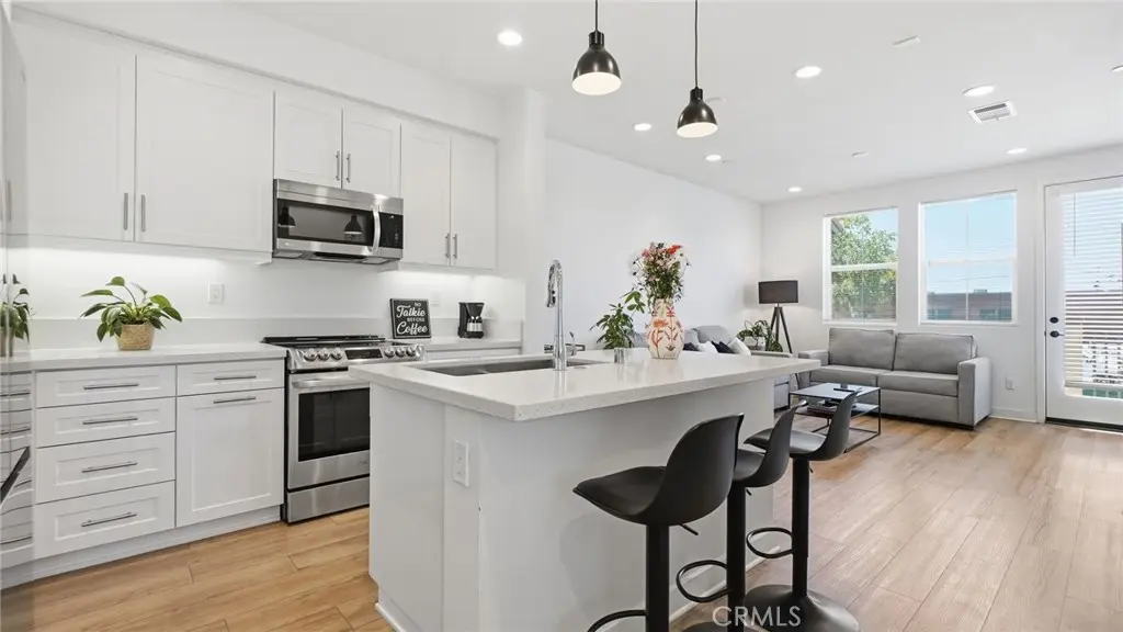 2560 Valentina, Commerce, CA — listing photo 1