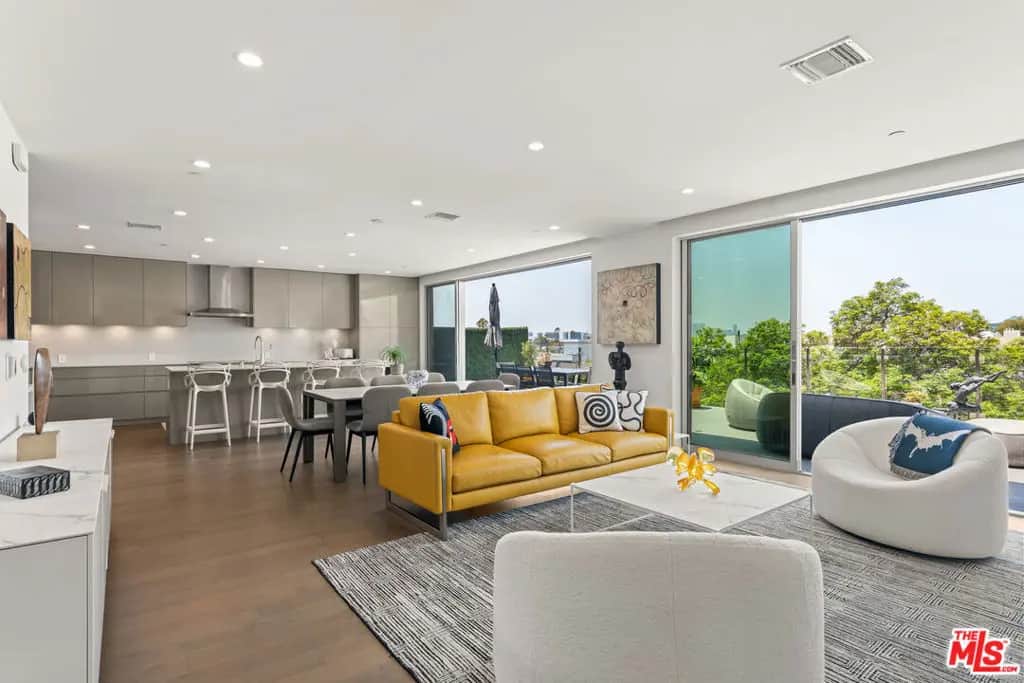 728 N Sweetzer Avenue 403, West Hollywood, CA — listing photo 1