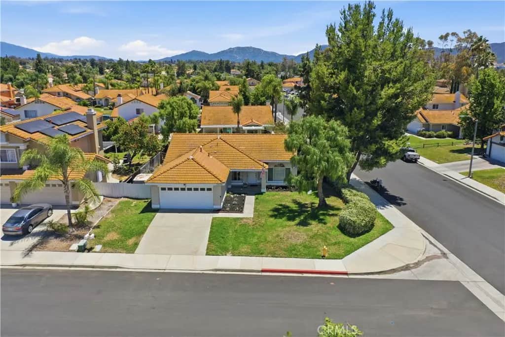29539 Waynewood Drive, Temecula, CA — listing photo 1