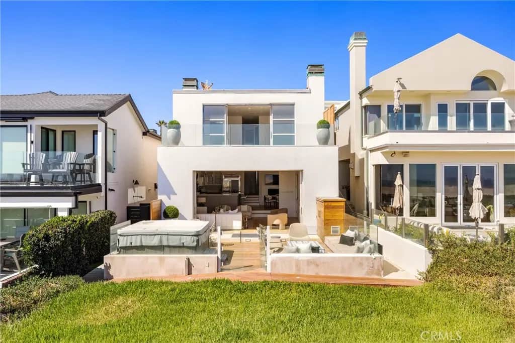 7204 W Oceanfront, Newport Beach, CA — listing photo 1