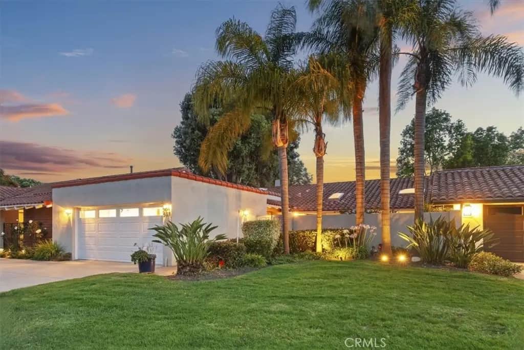 537 Vista Grande, Newport Beach, CA — listing photo 1