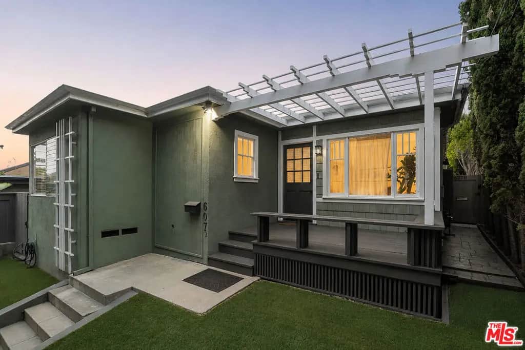 607 Ashland Avenue, Santa Monica, CA — listing photo 1